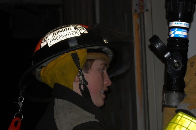 Training at Weekapaug Inn 1/09/08

Jr. FF Keegan Main handles the nozzle